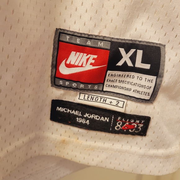 Bulls Jordan basketball jersey - Picture 3 of 3